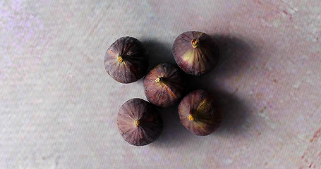 Image showing Fresh figs from above