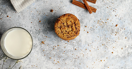 Image showing Glass of milk and cookie