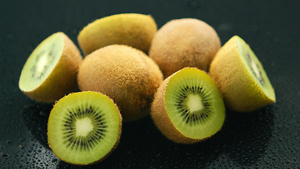 Image showing Halves of green kiwi