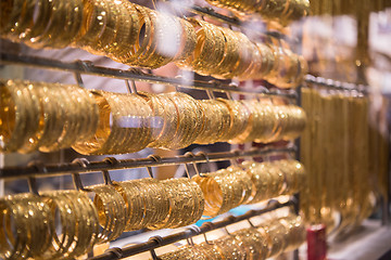 Image showing gold jewelry in the shop window