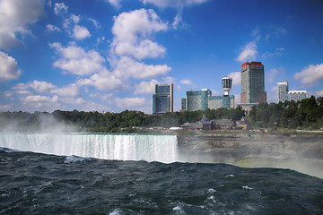 Image showing Niagara falls between United States of America and Canada from N