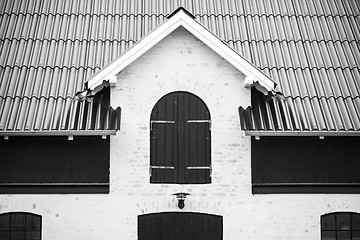 Image showing Black and white photo of a modern barn