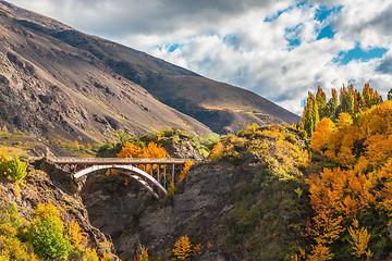 Image showing Arch bridge over Kawarau river near Queenstown, New Zealand