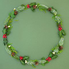 Image showing Natural Winter Wreath Garland