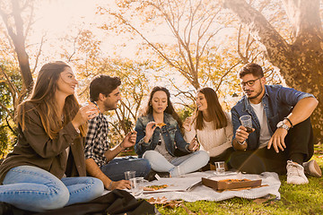 Image showing Friends eating pizza