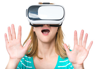 Image showing Woman with VR glasses