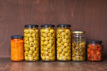 Image showing Olives , pesto, dried tomatoes