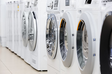 Image showing washing mashines in appliance store