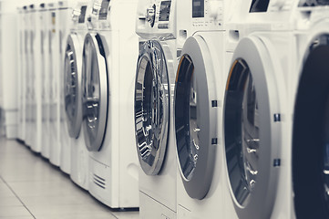 Image showing washing mashines in appliance store