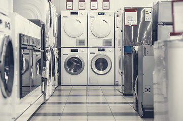 Image showing washing mashines in appliance store