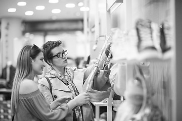 Image showing best friend shopping in big mall