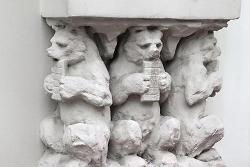 Image showing Three plaster bears, architecture detail