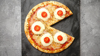 Image showing Homemade pizza with tomatoes, mozzarella