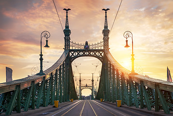 Image showing Front view of bridge