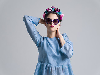 Image showing woman posing in fashionable clothes and sunglasses