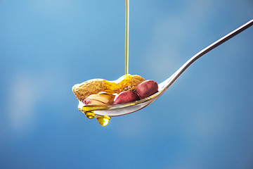 Image showing Natural peanut oil