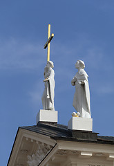 Image showing Statues on the roof of the Vilnius cathedral