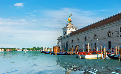 Image showing Pier near basilica