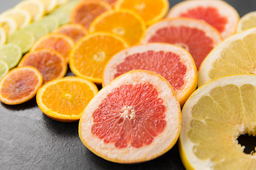 Image showing close up of different citrus fruit slices