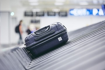 Image showing Suitcase on baggage claim