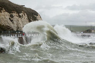 Image showing Wave Curl and Spray at Newhaven