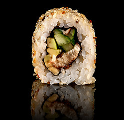 Image showing Single sushi roll california