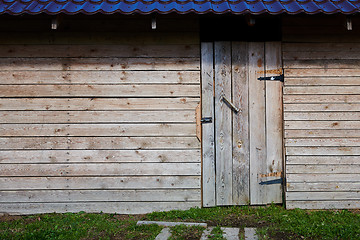 Image showing Door to the barn