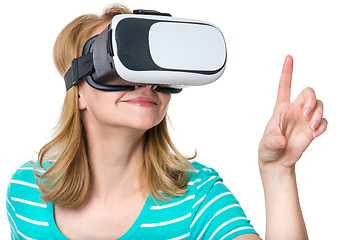 Image showing Woman in virtual reality glasses