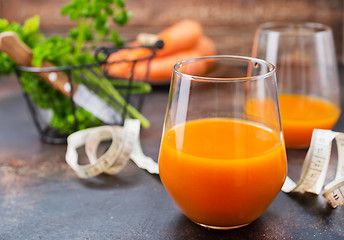 Image showing carrot juice and fresh carrot