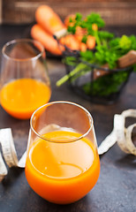 Image showing carrot juice and fresh carrot