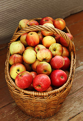 Image showing Bright tasty ripe apples in a basket