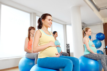 Image showing pregnant women sitting on exercise balls in gym