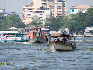 Image showing Ferry traffic on the Chao Praya River in Bangkok