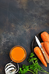 Image showing carrot juice and fresh carrot