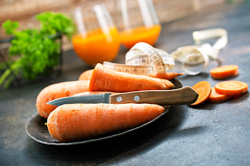 Image showing carrot juice and fresh carrot