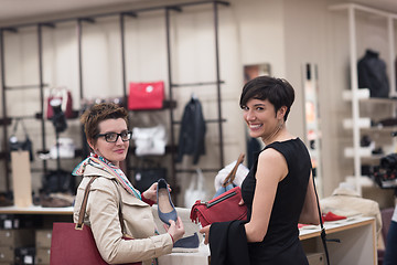 Image showing best friend shopping in big mall