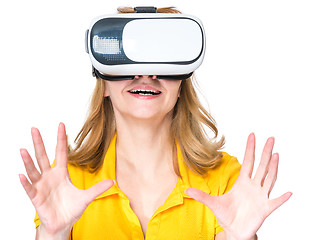 Image showing Woman in virtual reality glasses