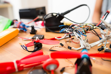 Image showing Assembler of flying drone