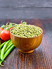 Image showing Mung beans  in bowl with vegetables on wooden board