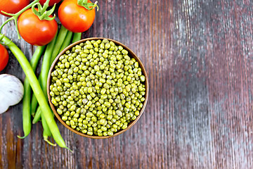 Image showing Mung beans  in bowl with vegetables on board top