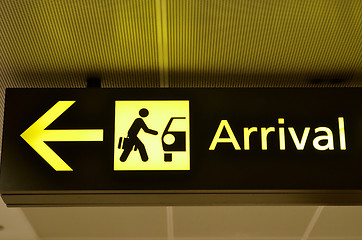 Image showing Airport arrival sign