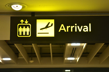 Image showing Airport arrival sign 