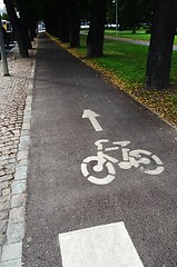 Image showing bike path sign and arrow