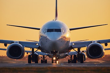 Image showing Evening traffic at airpot