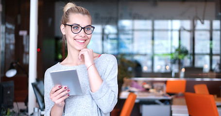 Image showing Businesswoman using tablet