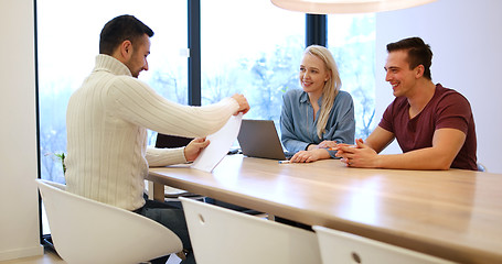 Image showing couple buy an apartment