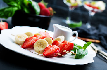 Image showing banana with strawberry