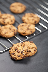 Image showing Baking grid with chokolate cookies