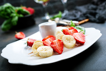 Image showing banana with strawberry