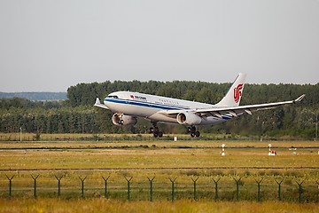 Image showing Air China Airliner landing